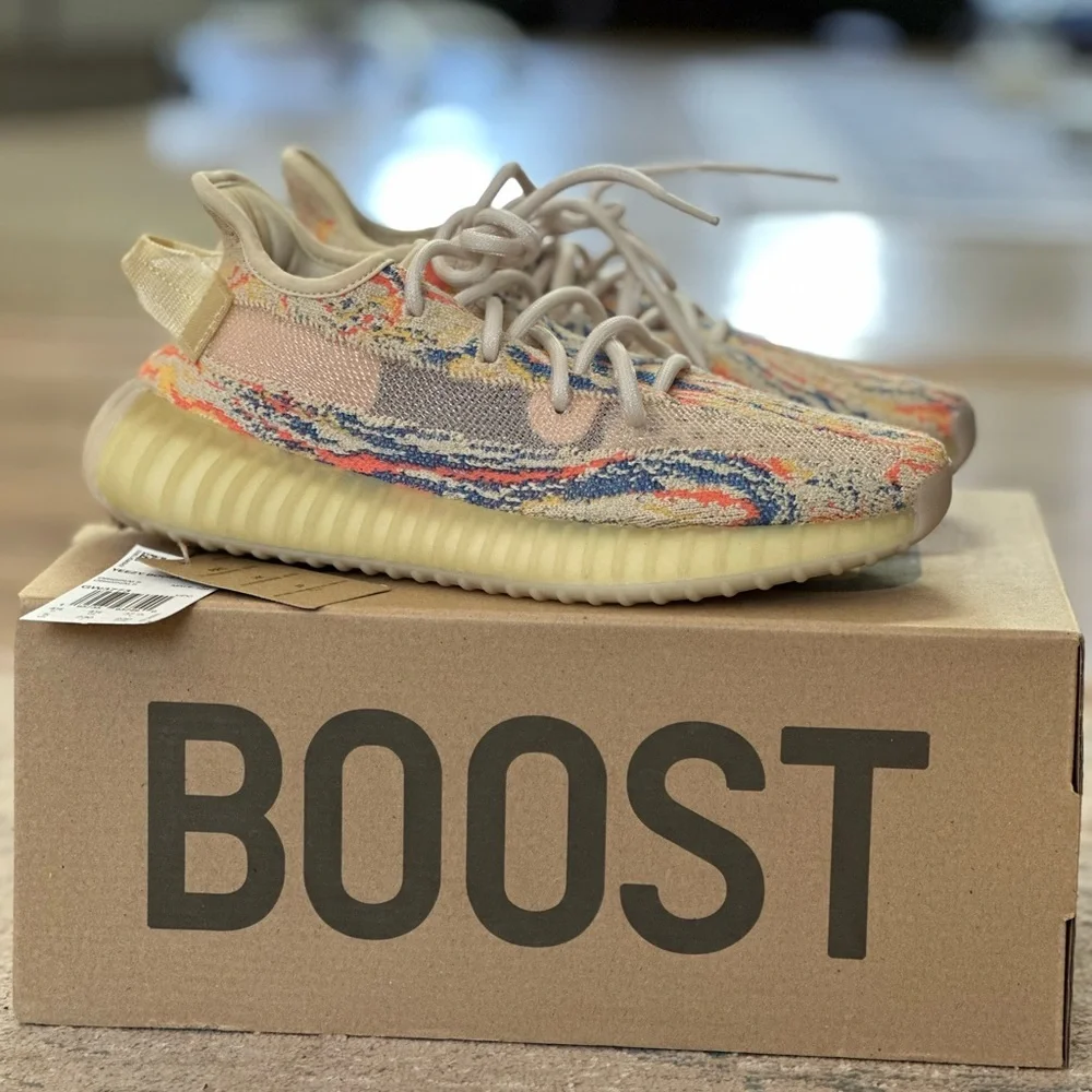Yeezy BOOST 350 - Picture 1 of 12